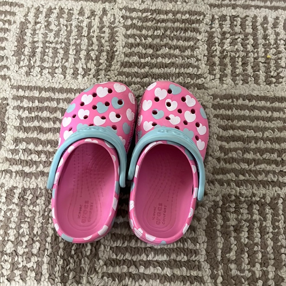 Crocs hearts design size 8 great condition